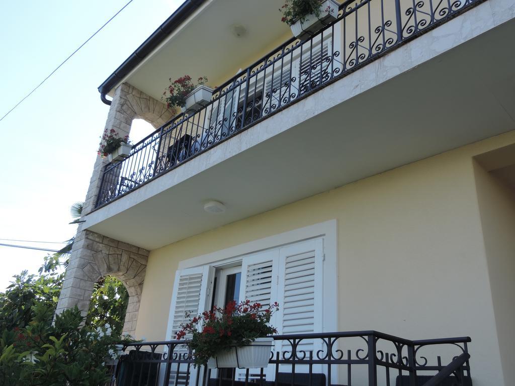 Apartment Kaki Nur 5 Minuten Uber Die Treppe Zum Strand, Mit Fantastischer Aussicht Und Freiem Parken